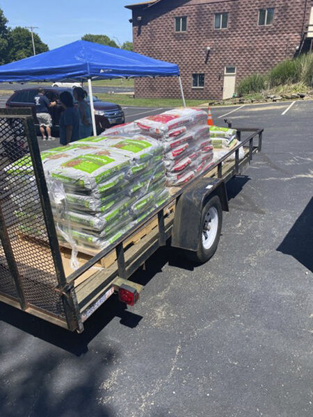 Pet food giveaway supports the furry ones in need